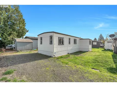 10701 SE Highway 212 #J3, Clackamas, OR 97015