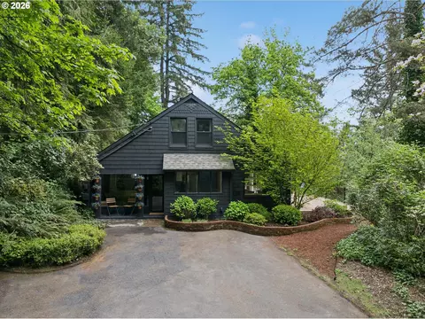 2453 Marylhurst Dr, West Linn, OR 97068
