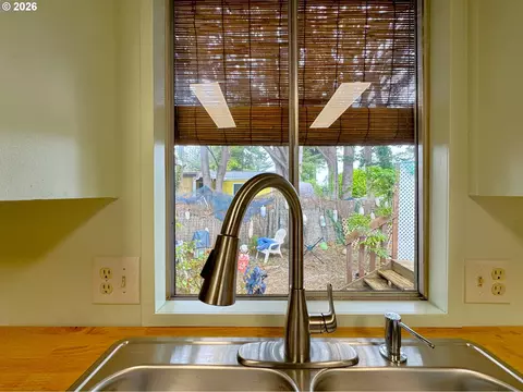 1029 Fifield St, Brookings, OR 97415 photo 15