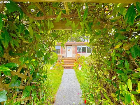 1029 Fifield St, Brookings, OR 97415 photo 2