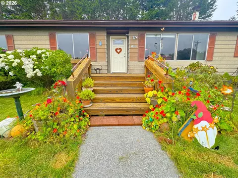 1029 Fifield St, Brookings, OR 97415 photo 3