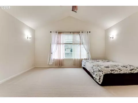 Bedroom - 3428 River Pointe Dr, Eugene, OR 97408 photo 3 of 3