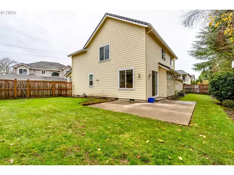 Exterior - 3428 River Pointe Dr, Eugene, OR 97408 photo 4 of 6
