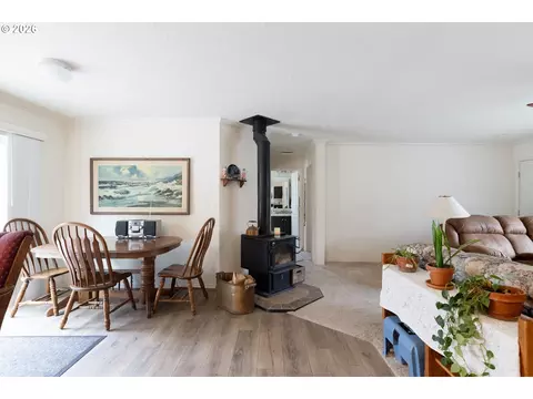 136922 Mohawk Dr, Crescent, OR 97733 photo 3