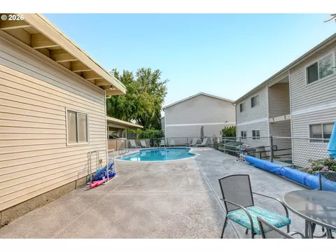 Exterior - 1900 NW Carden Ave #22, Pendleton, OR 97801 photo 2 of 6