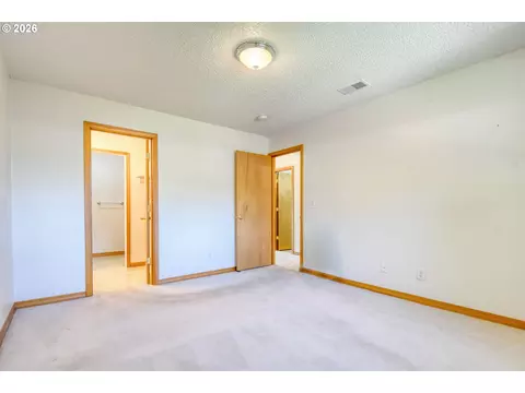 Bedroom - 1900 NW Carden Ave #22, Pendleton, OR 97801 photo 3 of 5