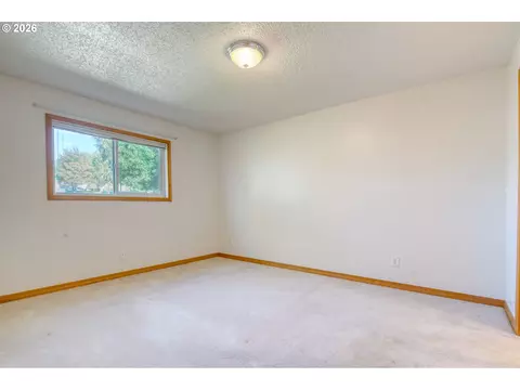 Bedroom - 1900 NW Carden Ave #22, Pendleton, OR 97801 photo 4 of 5