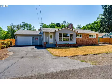 850 Spruce St, Junction City, OR 97448
