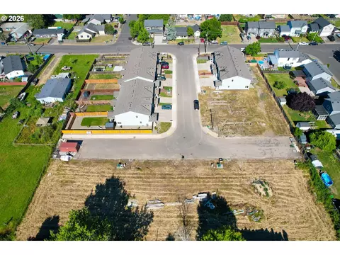 747 Periander Way #567, Harrisburg, OR 97446