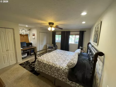 Bedroom - 31601 SE Lawrence Rd, Estacada, OR 97023 photo 1 of 2
