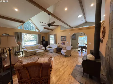 Living - 31601 SE Lawrence Rd, Estacada, OR 97023 photo 2 of 2