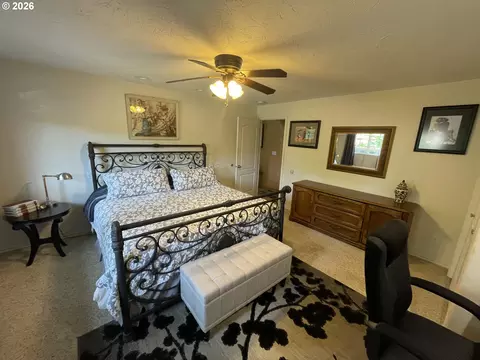 Bedroom - 31601 SE Lawrence Rd, Estacada, OR 97023 photo 2 of 2