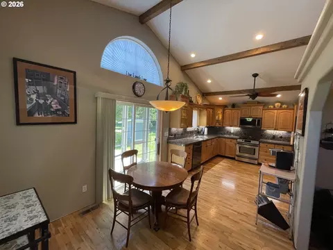 Kitchen - 31601 SE Lawrence Rd, Estacada, OR 97023 photo 1 of 4