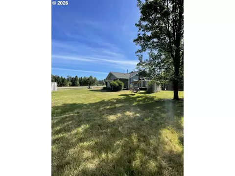 Exterior - 31601 SE Lawrence Rd, Estacada, OR 97023 photo 11 of 15