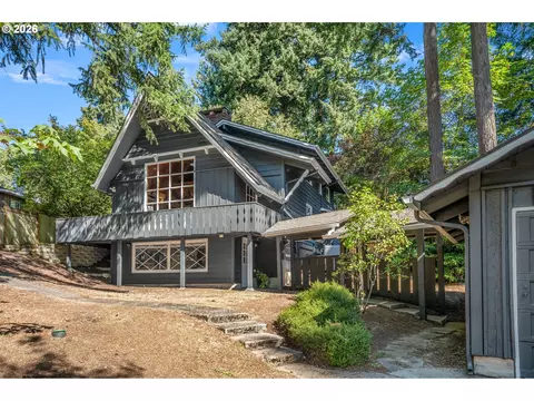 6225 SW Nevada Ct, Portland, OR 97219