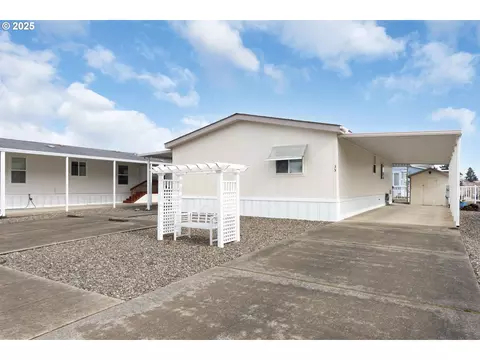 1000 E Central Ave #35, Sutherlin, OR 97479