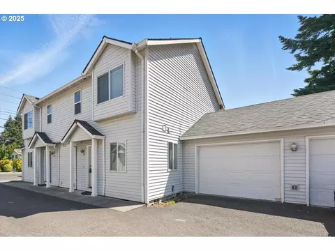 15522 SE Stark St, Portland, OR 97233
