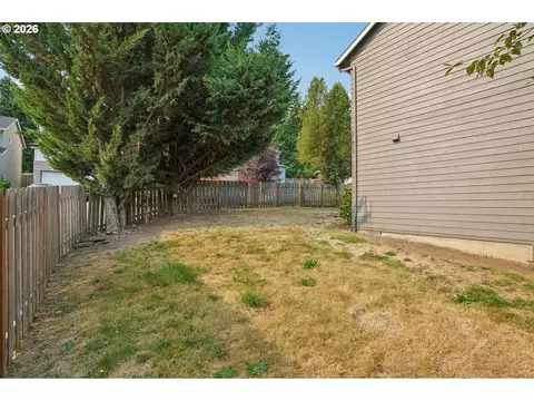 Exterior - 11596 SE Springcrest Dr, Clackamas, OR 97015 photo 8 of 10