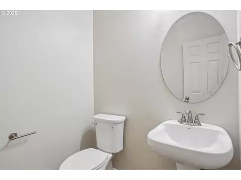 Bath - 11596 SE Springcrest Dr, Clackamas, OR 97015 photo 1 of 4