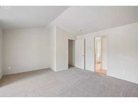 Bedroom - 11596 SE Springcrest Dr, Clackamas, OR 97015 photo 6 of 8