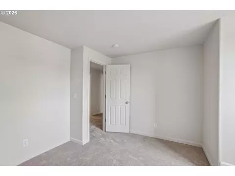 Bedroom - 11596 SE Springcrest Dr, Clackamas, OR 97015 photo 1 of 8