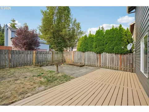 Exterior - 11596 SE Springcrest Dr, Clackamas, OR 97015 photo 5 of 10