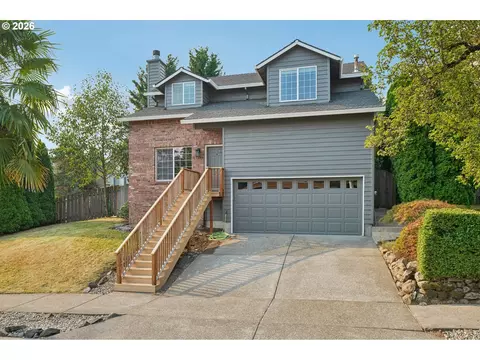 Exterior - 11596 SE Springcrest Dr, Clackamas, OR 97015 photo 4 of 10