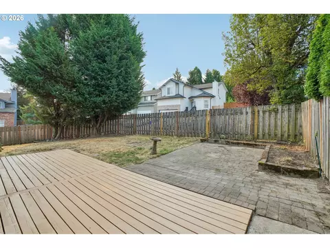 Exterior - 11596 SE Springcrest Dr, Clackamas, OR 97015 photo 6 of 10