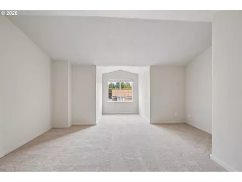 Bedroom - 11596 SE Springcrest Dr, Clackamas, OR 97015 photo 8 of 8