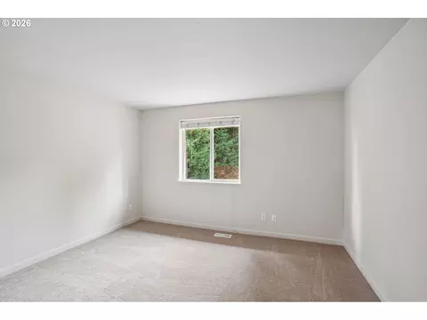 Bedroom - 11596 SE Springcrest Dr, Clackamas, OR 97015 photo 3 of 8