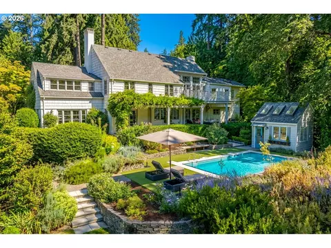 1546 S Military Rd, Portland, OR 97219