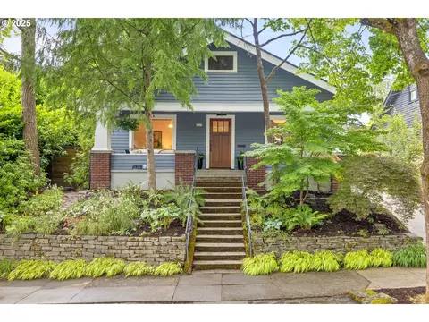 2035 SE Grant St, Portland, OR 97214