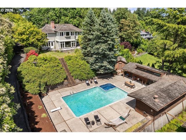 5040 SW Hilltop Ln, Portland, OR 97221