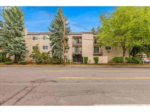 6600 SE Division St #202, Portland, OR 97206