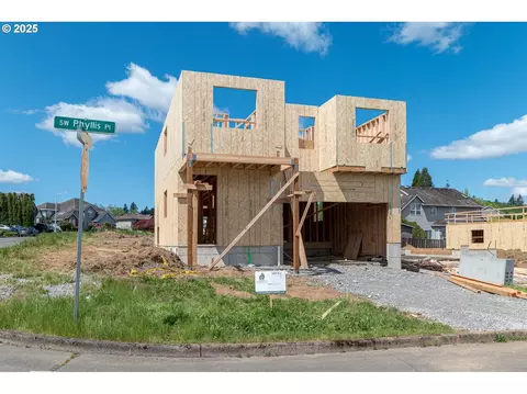 2279 SW Phyllis Pl, Gresham, OR 97080