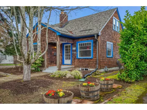 5820 SE 19th Ave, Portland, OR 97202