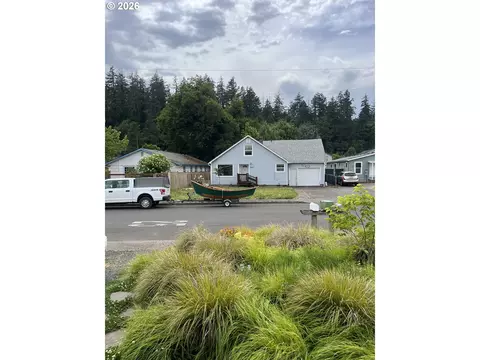 1016 Water St, Springfield, OR 97477