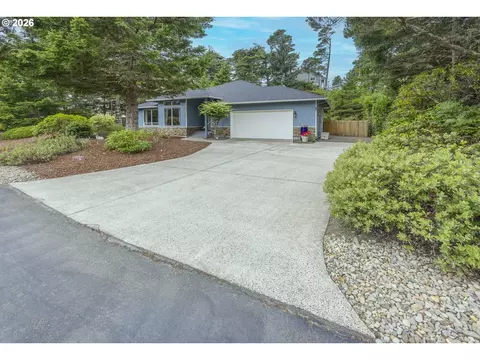 Exterior - 88090 Windleaf Way, Florence, OR 97439 photo 3 of 8