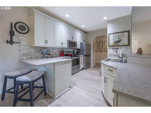 Kitchen - 88090 Windleaf Way, Florence, OR 97439 photo 1 of 4