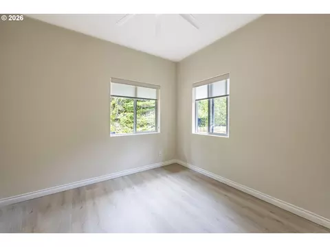 Bedroom - 88090 Windleaf Way, Florence, OR 97439 photo 7 of 8