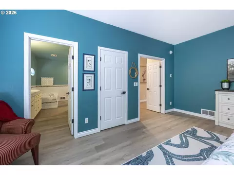 Bedroom - 88090 Windleaf Way, Florence, OR 97439 photo 4 of 8