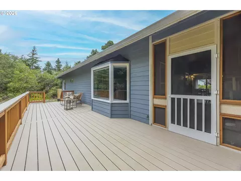 Exterior - 88090 Windleaf Way, Florence, OR 97439 photo 5 of 8
