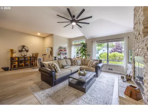 Living - 88090 Windleaf Way, Florence, OR 97439 photo 1 of 3