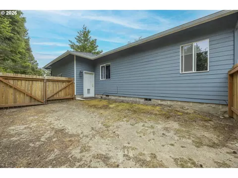 Exterior - 88090 Windleaf Way, Florence, OR 97439 photo 7 of 8