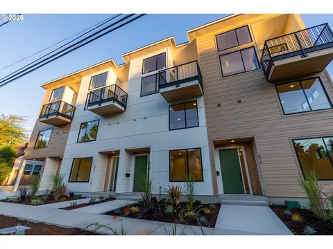 Exterior - 818 E 22nd Ave, Eugene, OR 97405 photo 3 of 4