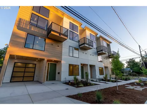 Exterior - 818 E 22nd Ave, Eugene, OR 97405 photo 4 of 4