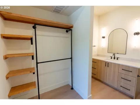 Other - 818 E 22nd Ave, Eugene, OR 97405 photo 5 of 9