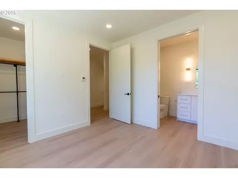 Bedroom - 818 E 22nd Ave, Eugene, OR 97405 photo 6 of 9