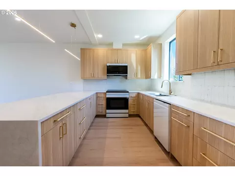 Kitchen - 818 E 22nd Ave, Eugene, OR 97405 photo 1 of 4