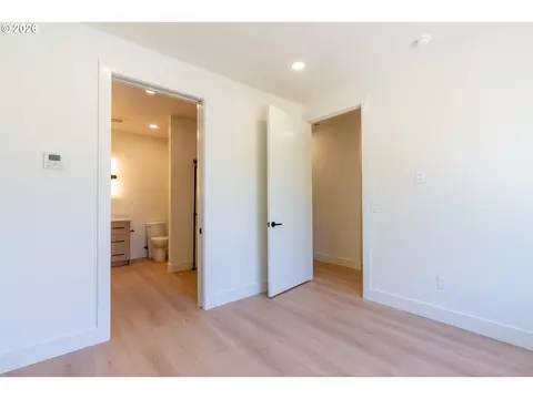 Bedroom - 818 E 22nd Ave, Eugene, OR 97405 photo 3 of 9
